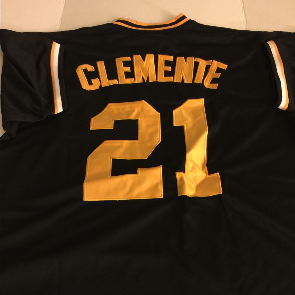 Pirates Roberto Clemente jersey